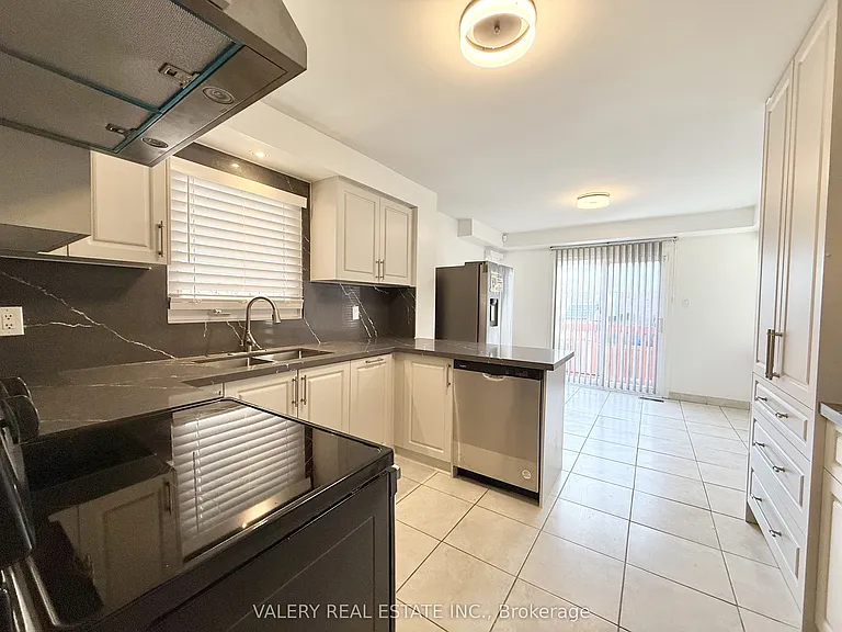 94 Reed Dr #1 — Photo 1