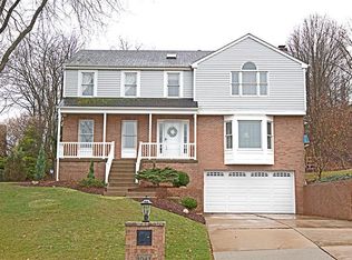 1041 Hamlin Dr, Bethel Park, PA