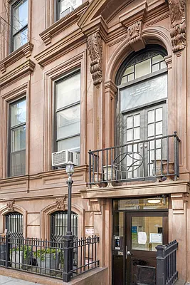 Rented by OGI Management | media 9