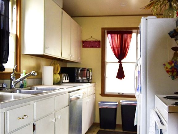 3rd image of 3620 W Rockwell Ave