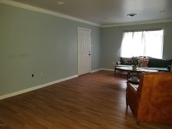 4th image of 207 Claymore Dr