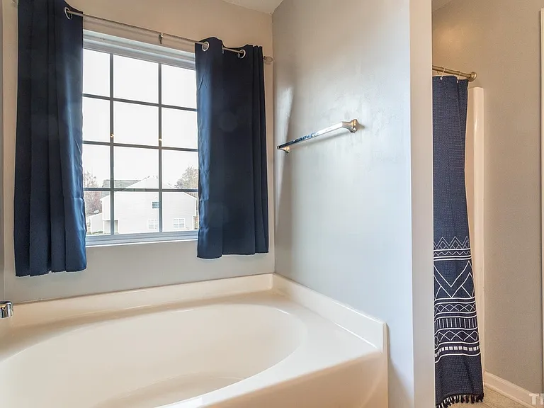 En Suite Soaking Tub