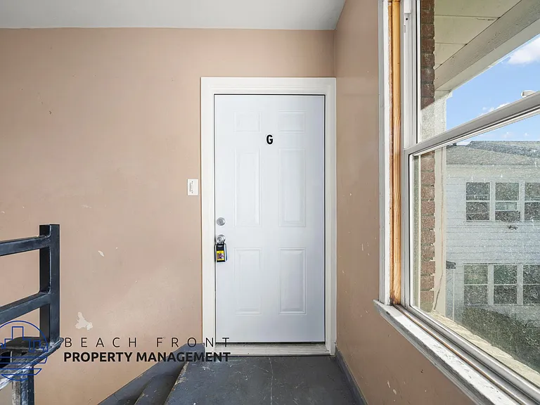 807-811 W. 15th Street — Photo 15