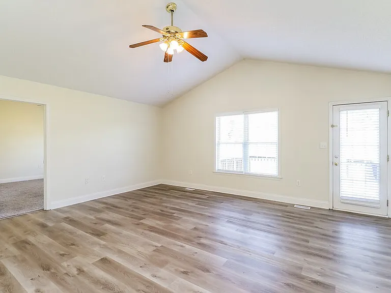 4512 Carol Ct — Photo 4