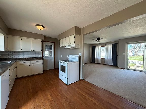 4th image of 309 4th St
