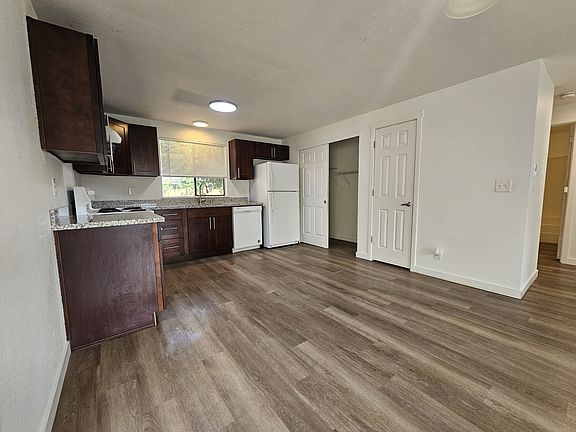 2nd image of 406 E Pioneer St #14