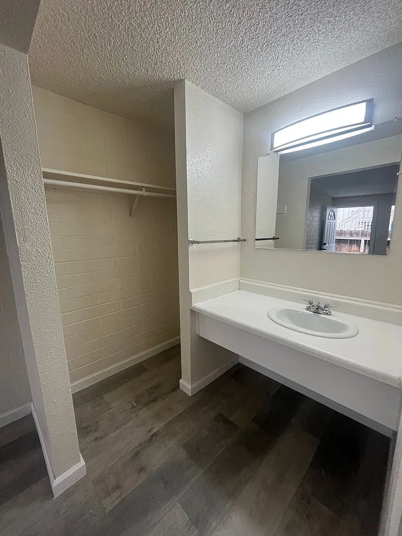 Independence Flats — Photo 4