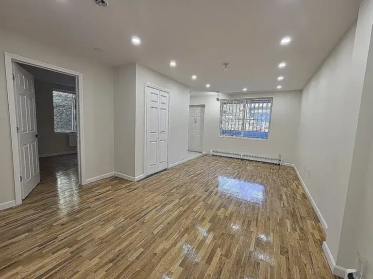 385 Vernon Ave #1D — Photo 8