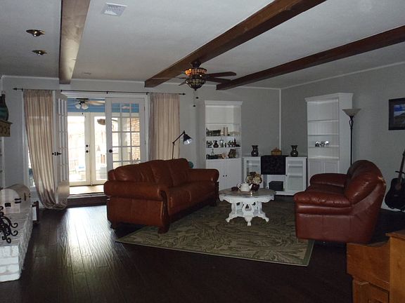 3rd image of 4210 Hampstead Ct