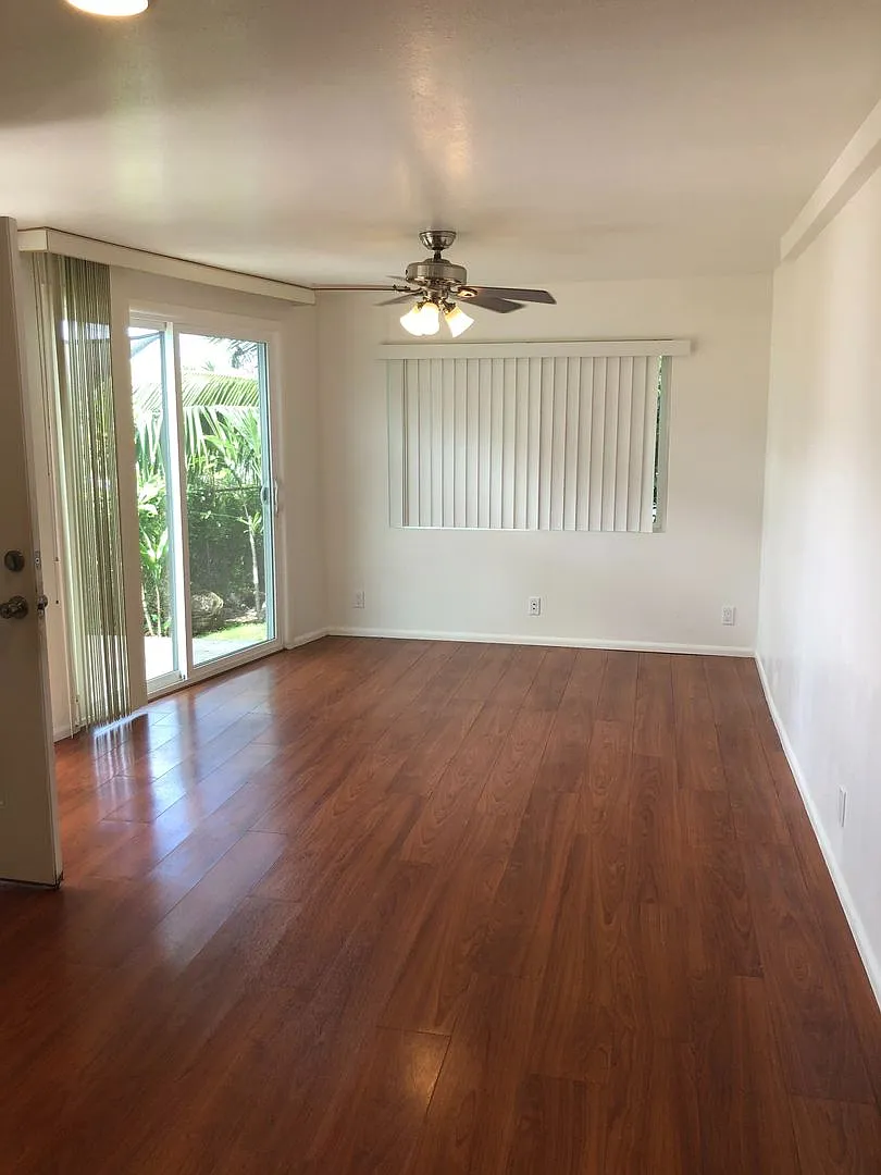 Large 3 bedroom 2 bath Duplex with Koolau and Kaneohe Valley Views — Photo 3