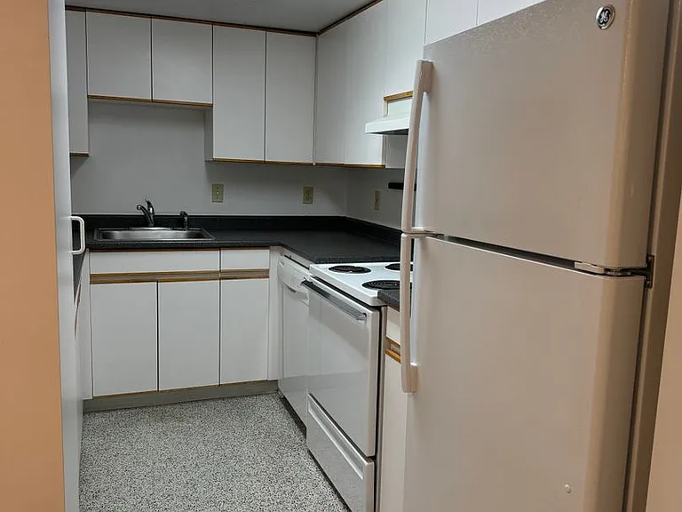 West Park Place — Photo 15