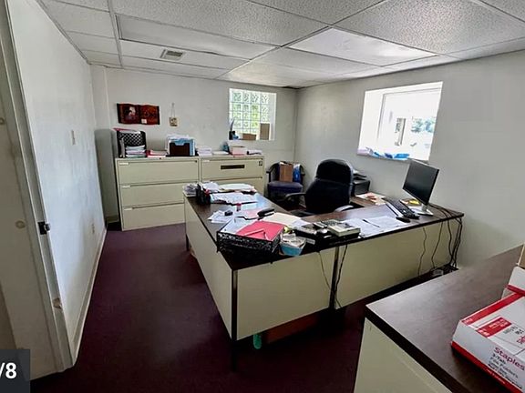 2nd image of 464 Walnut St #1