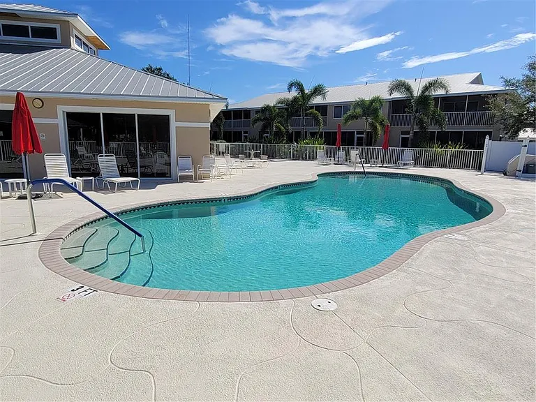 9550 Fiddlers Green Cir #105 — Photo 2