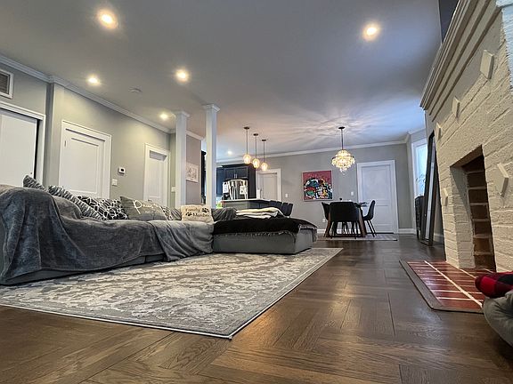 3rd image of 147 E Walnut St #1