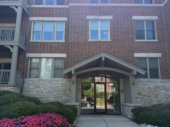 275 E Railroad Ave Unit 206, Bartlett, IL 60103