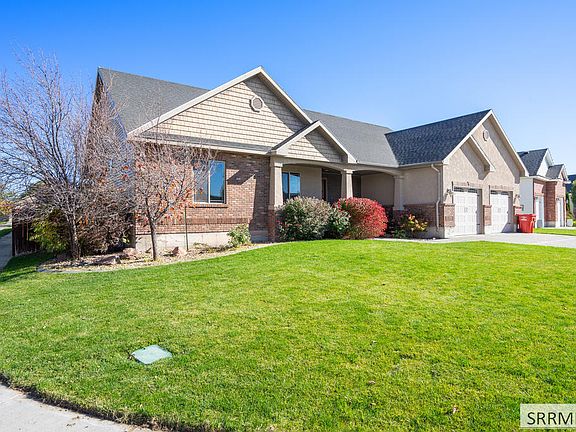 3rd image of 516 Glenwood Cir