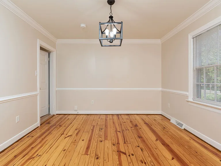 4329 Deertrail Dr N — Photo 10