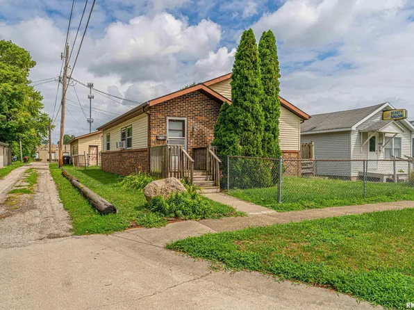 626 S Walnut St, Lincoln, IL 62656