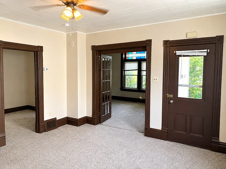 1519 Saint Clair Ave #1519 — Photo 5