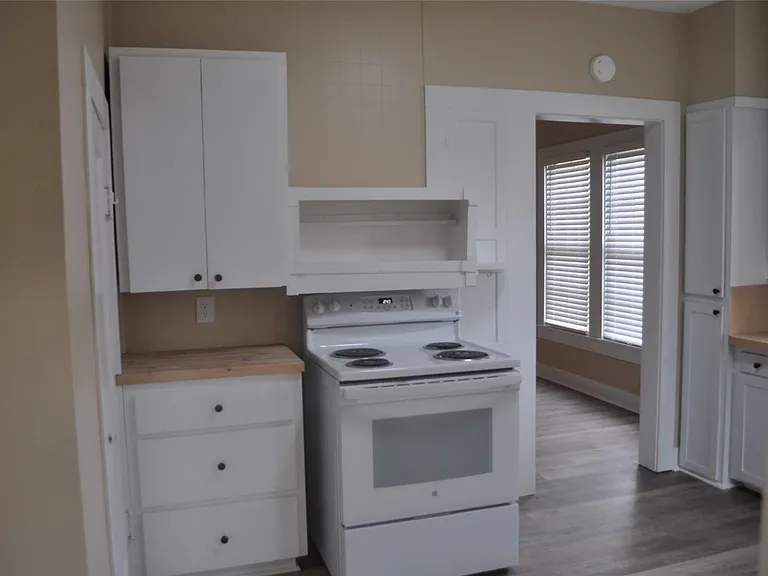 701 Clinton St — Photo 15