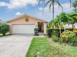 1617 Dale Cir S, Dunedin, FL 34698