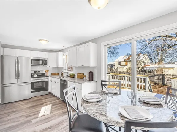 207 Lamont St, Springfield, MA 01119