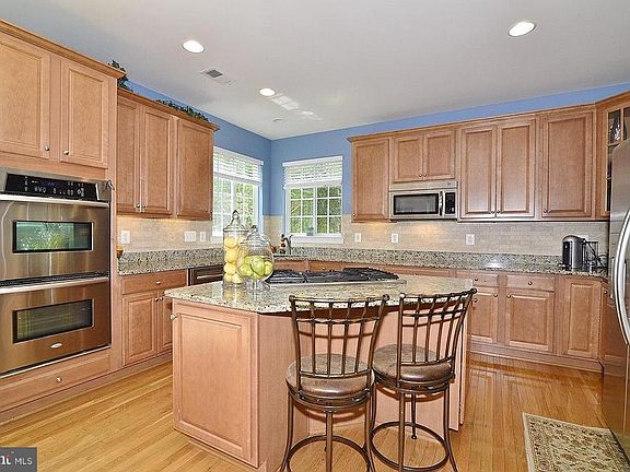 3rd image of 5811 Falls Gate Ct