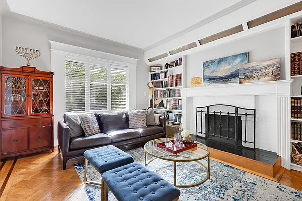 Sold by Remax Edge | media 7