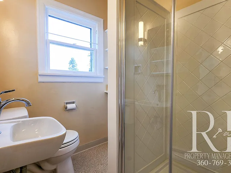 1540 N Callow Ave — Photo 10