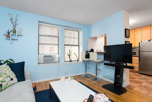 Rented by Emor Management Inc. | media 21