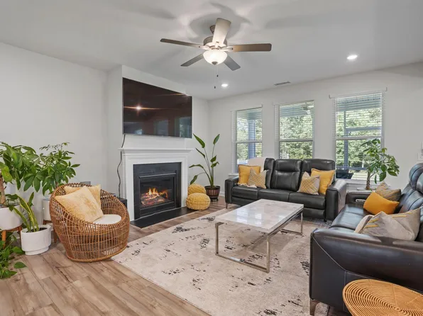 205 Morningside Ln, Angier, NC 27501