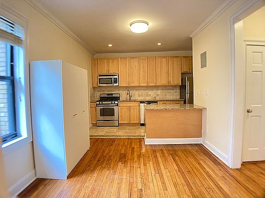 5th image of 867 W 181st St APT 3E
