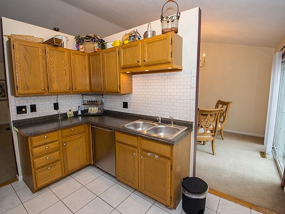 5th image of 1918 Eagle Point Ct