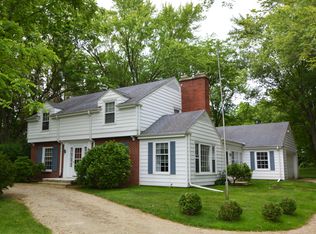 W264S8535 Oakdale Dr, Mukwonago, WI 53149