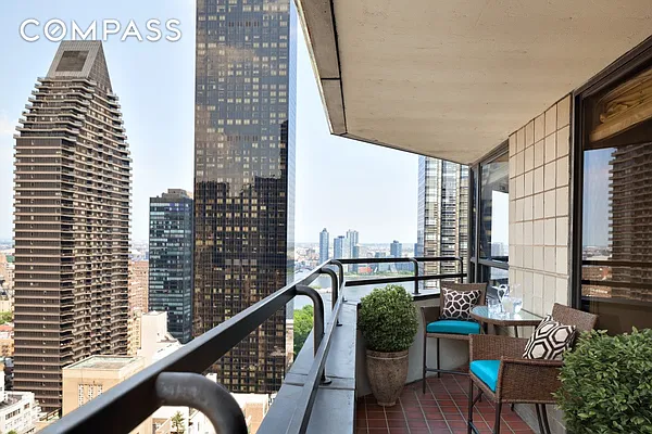 Sold by Compass | media 8