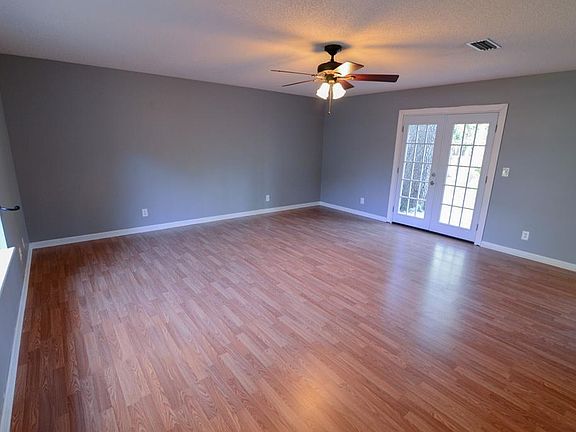 4th image of 303 Lochland Pl