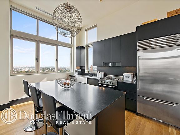 2nd image of 142-144 N 8th St #Penthouse 1-b