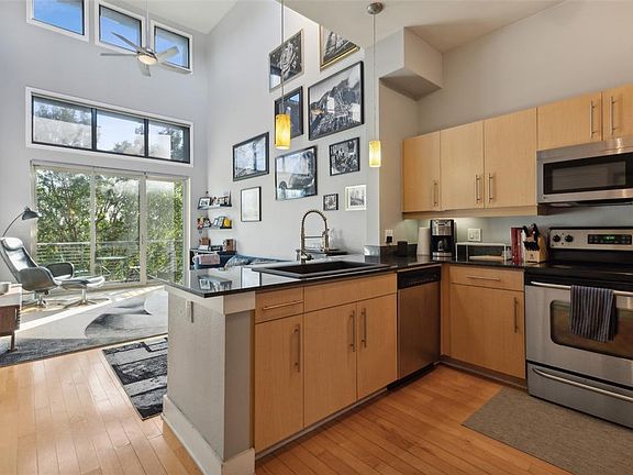 4th image of 4414 Cedar Springs Rd APT 321