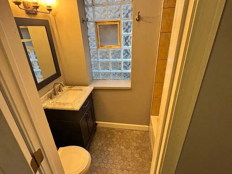 2117 N Albany Ave #1 — Photo 8