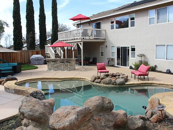 2nd image of 2446 Summer Dr