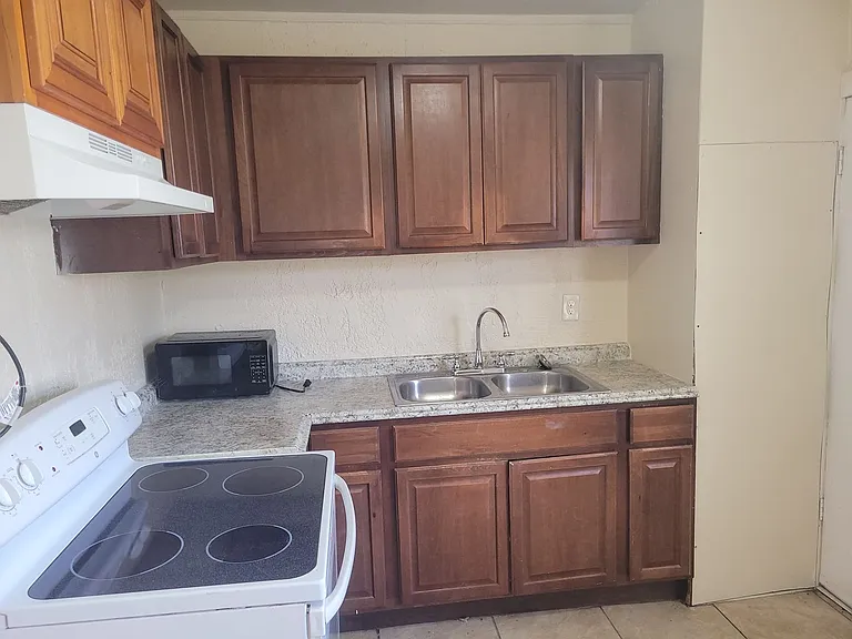 508 Booker St — Photo 10