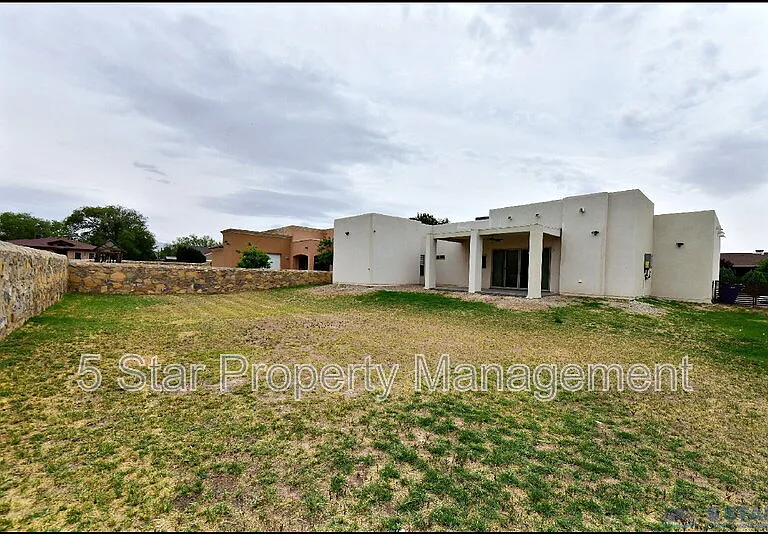 5973 Cartagena Cir — Photo 37