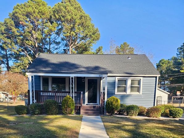 610 Lynwood Ave NE #610