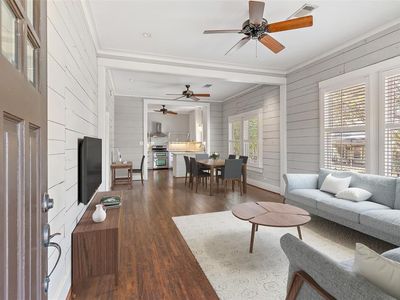 809 Woodrow St, Houston, TX, 77006