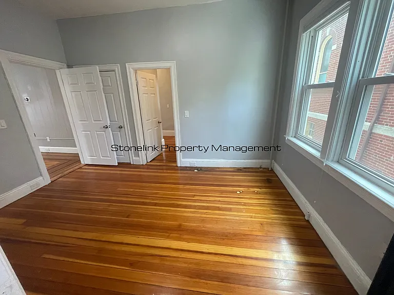 340 Smith St — Photo 12
