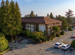 1009 McKenzie Ave #407, Saanich, BC V8X4B1