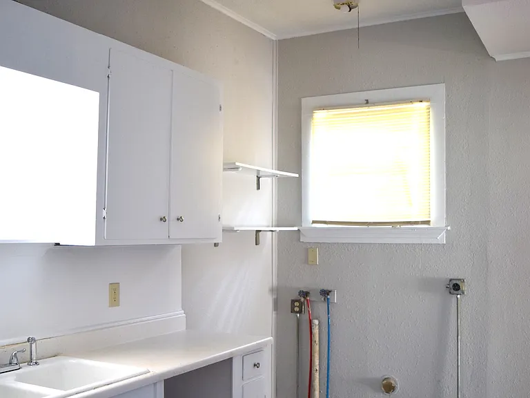 324 Wilkinson St — Photo 9