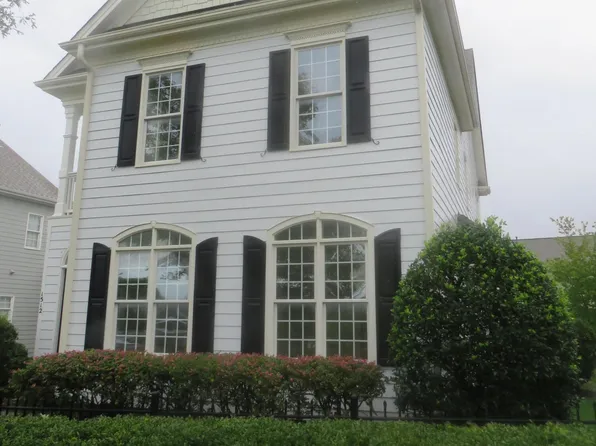 1512 Green Oaks Pkwy, Holly Springs, NC 27540