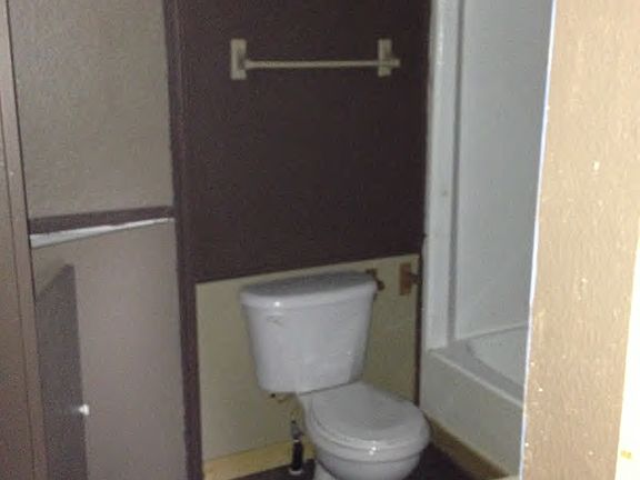 3rd image of 636 E McCracken Ave