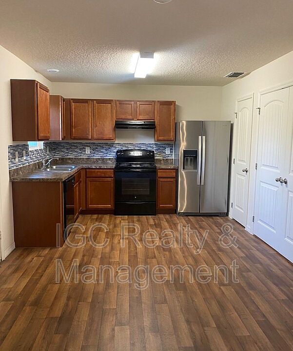 1st image of 991 Zambrana St SE